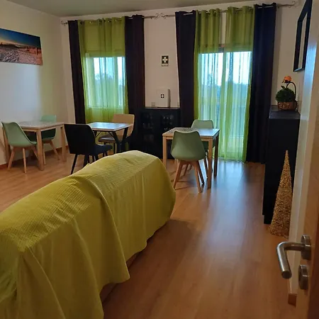 Q3 Suiteroom Sofia's Happy Quarteira Almancil Δωμάτια σε οικογενειακή κατοικία Λουλέ